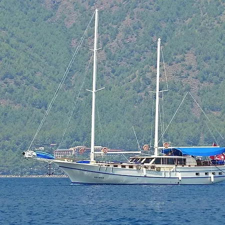 Bådhotel Segmen Gulet
